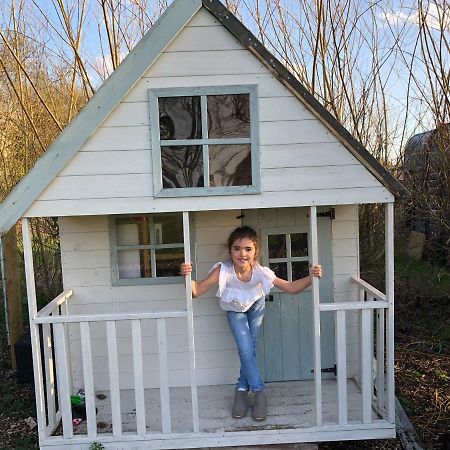 Willow Court Farm Studio South & Petting Farm, 8 Mins From Legoland & Windsor, 15 Mins From Lapland Uk 外观 照片