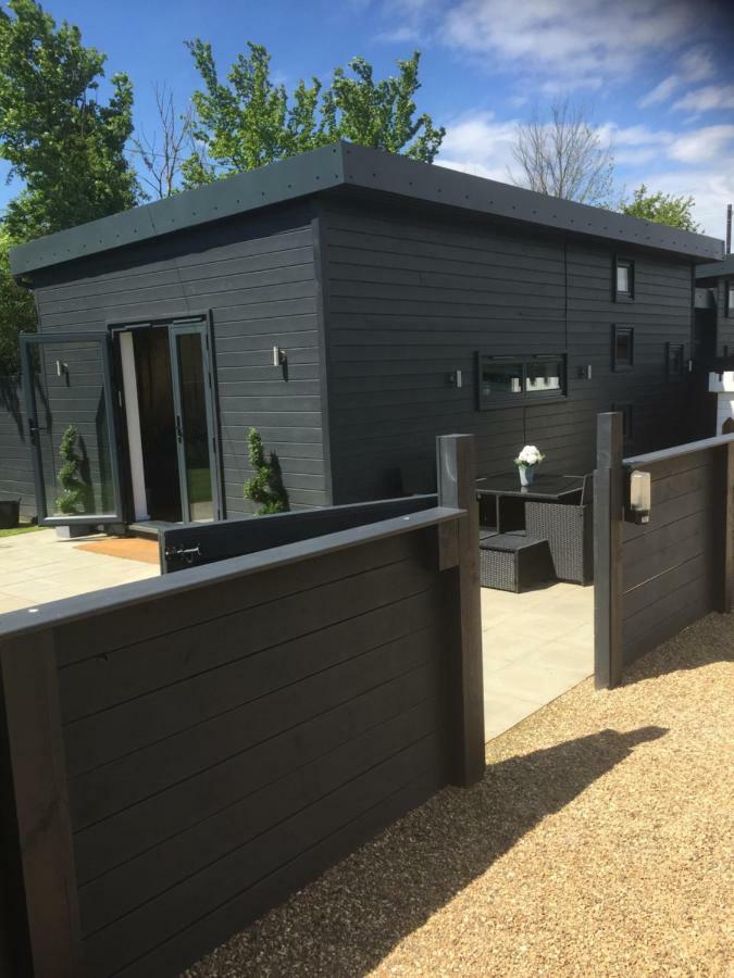Willow Court Farm Studio South & Petting Farm, 8 Mins From Legoland & Windsor, 15 Mins From Lapland Uk 外观 照片